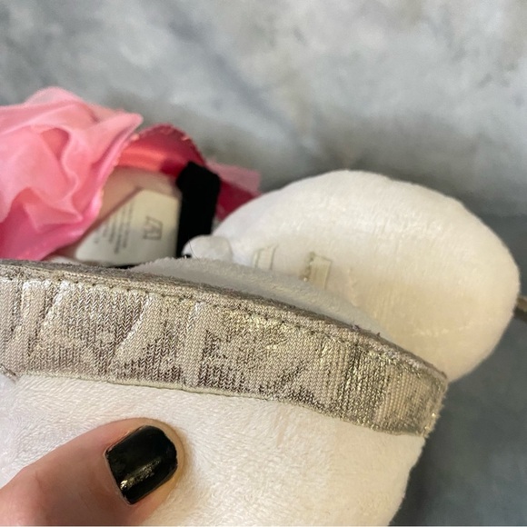 Disney Store Exclusive Minnie Mouse Winter Ice Skating Plush Toy 2011 Retired - Picture 6 of 9